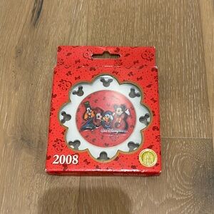 NIB 2008 WDW collectible ornament